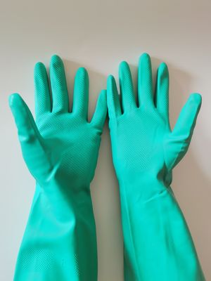 Luva de nitril verde ambidextro com pontas de dedos texturizadas perfeita para processamento de alimentos automóvel e saúde